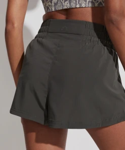 Varley Kallin Running Short Olive Stone