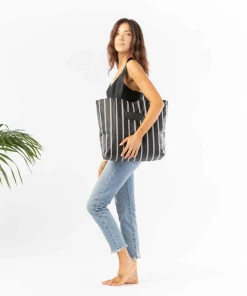 Aloha Collection White On Black Charter Day Tripper