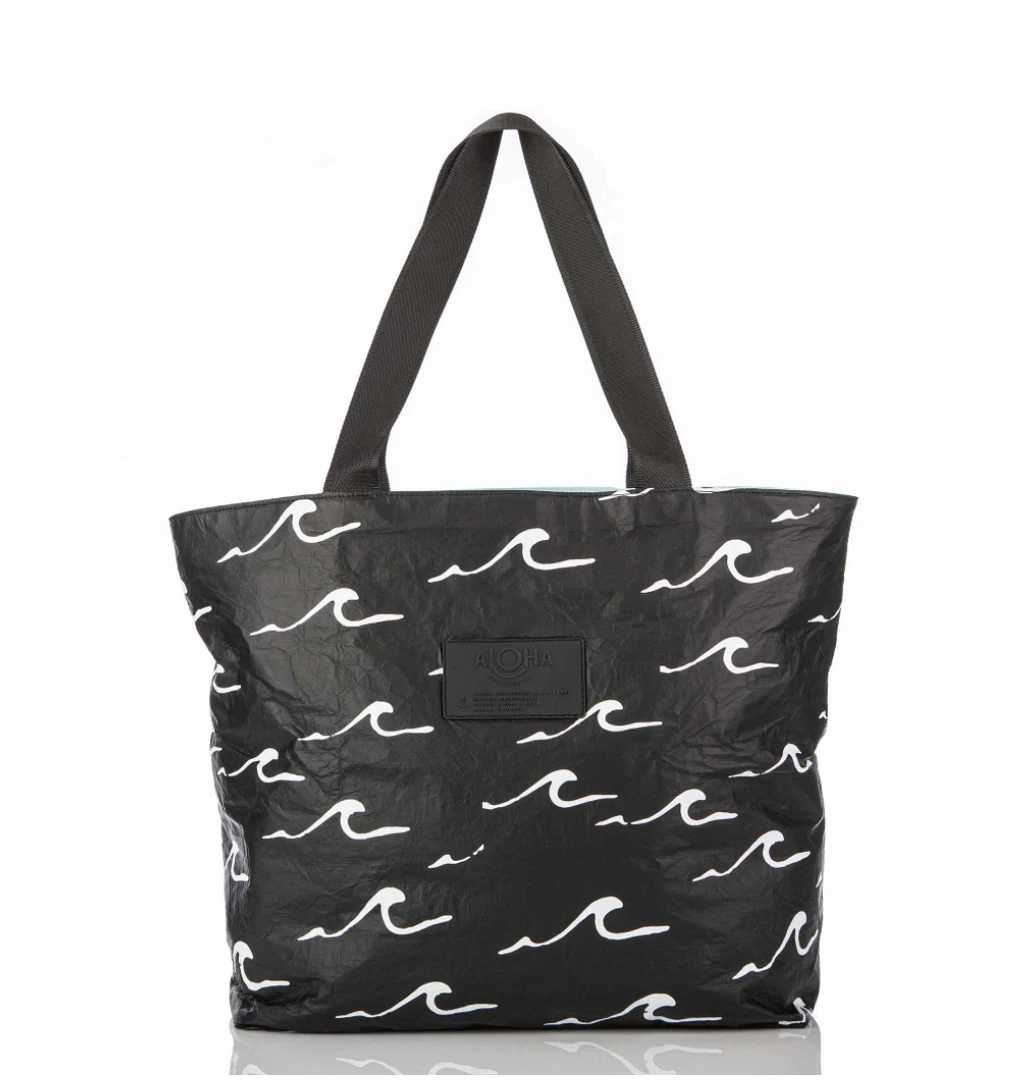 Aloha Collection White On Black SeaSide Day Tripper 3 Aloha Collection White On Black SeaSide Day Tripper